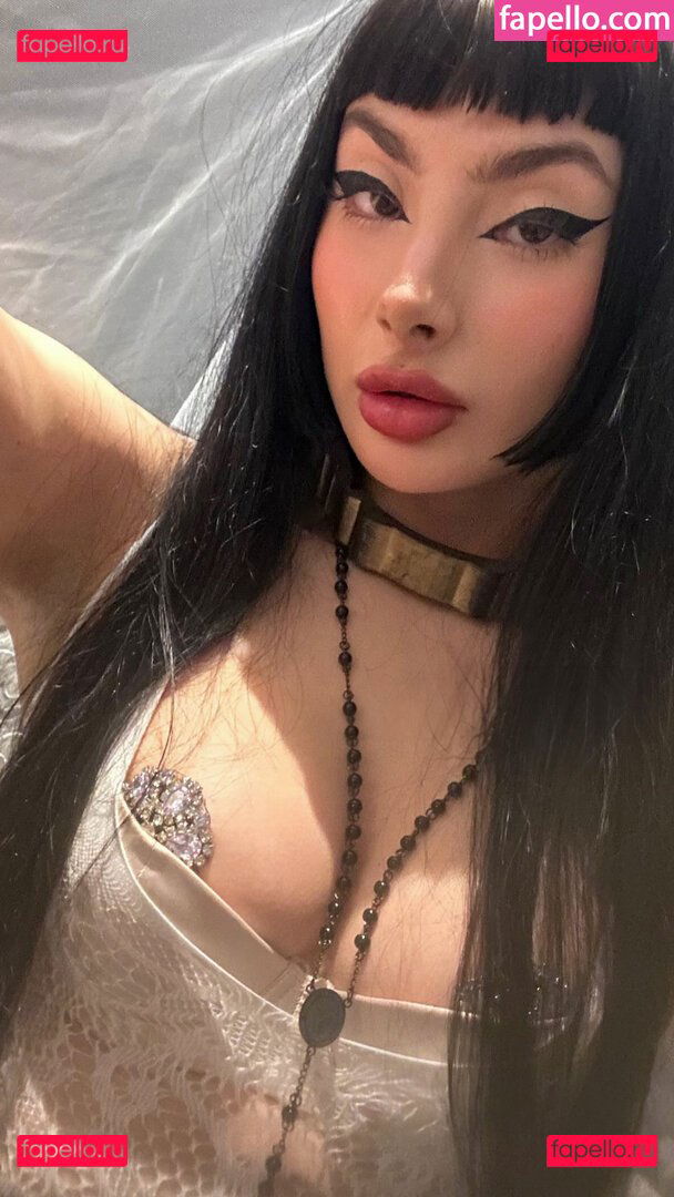 Sweet Séverine / SweetSeverine / sweet.severine / sweet_severine Onlyfans Photo Gallery 