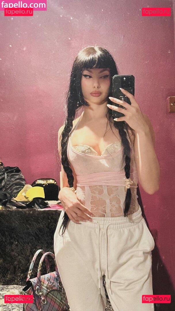 Sweet Séverine / SweetSeverine / sweet.severine / sweet_severine Onlyfans Photo Gallery 