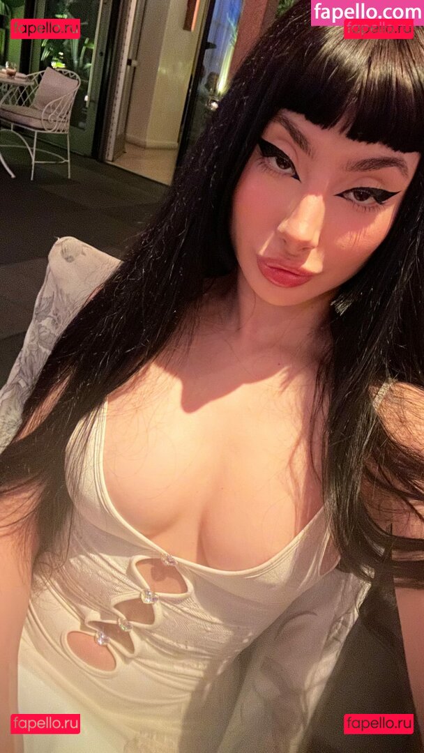 Sweet Séverine / SweetSeverine / sweet.severine / sweet_severine Onlyfans Photo Gallery 