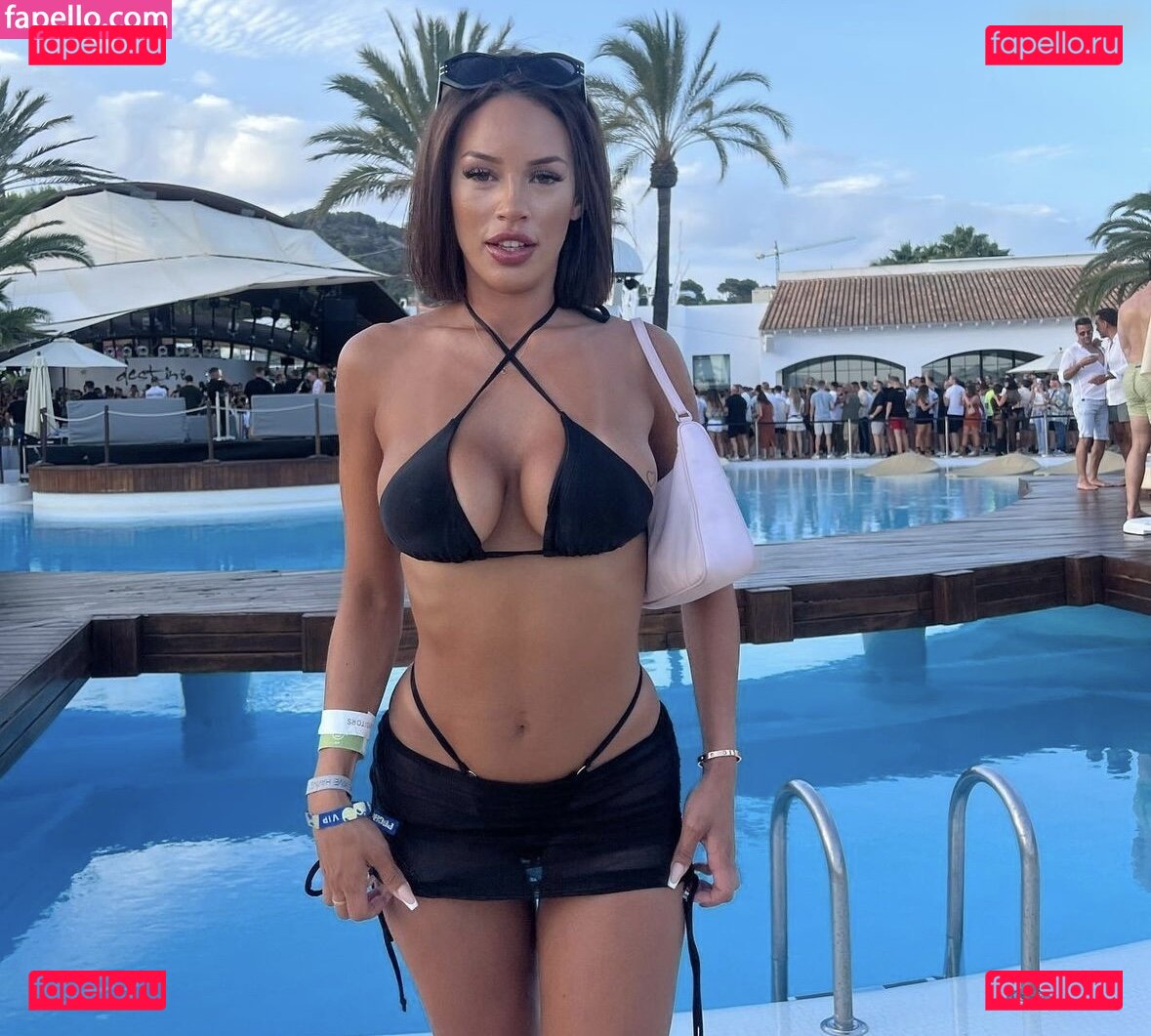 Ana Claudia / anaclaudiiaa7 Onlyfans Photo Gallery 