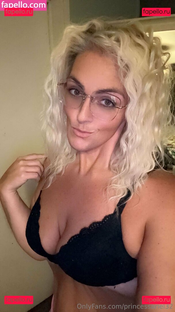 princessariel32 Onlyfans Photo Gallery 