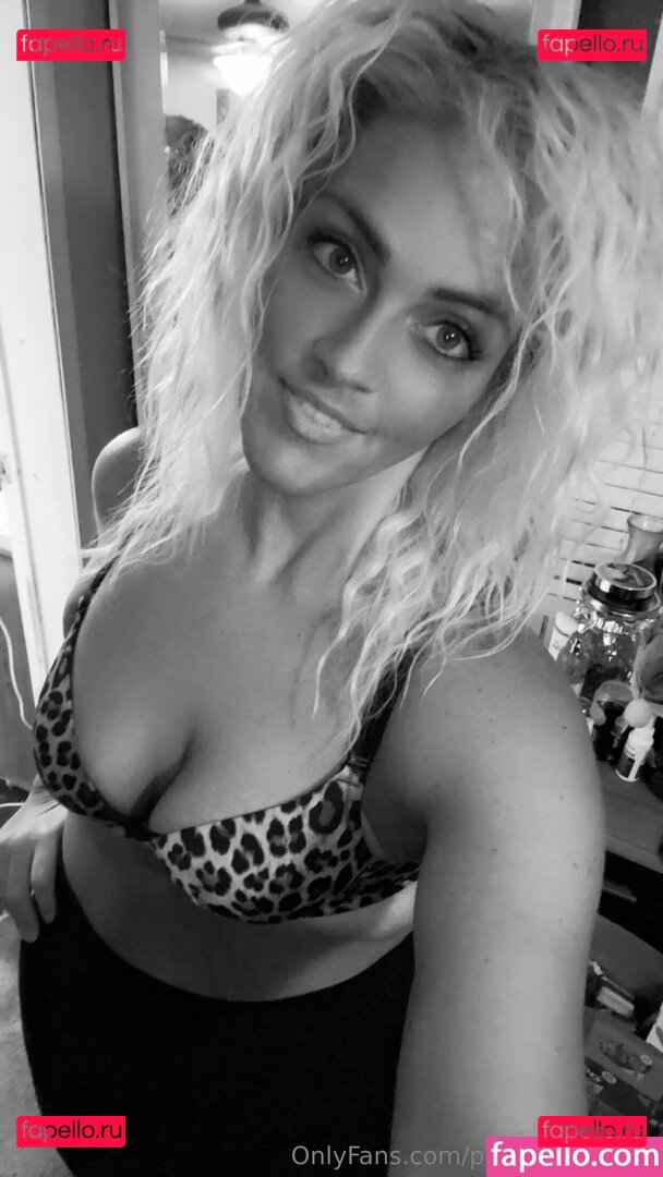 princessariel32 Onlyfans Photo Gallery 