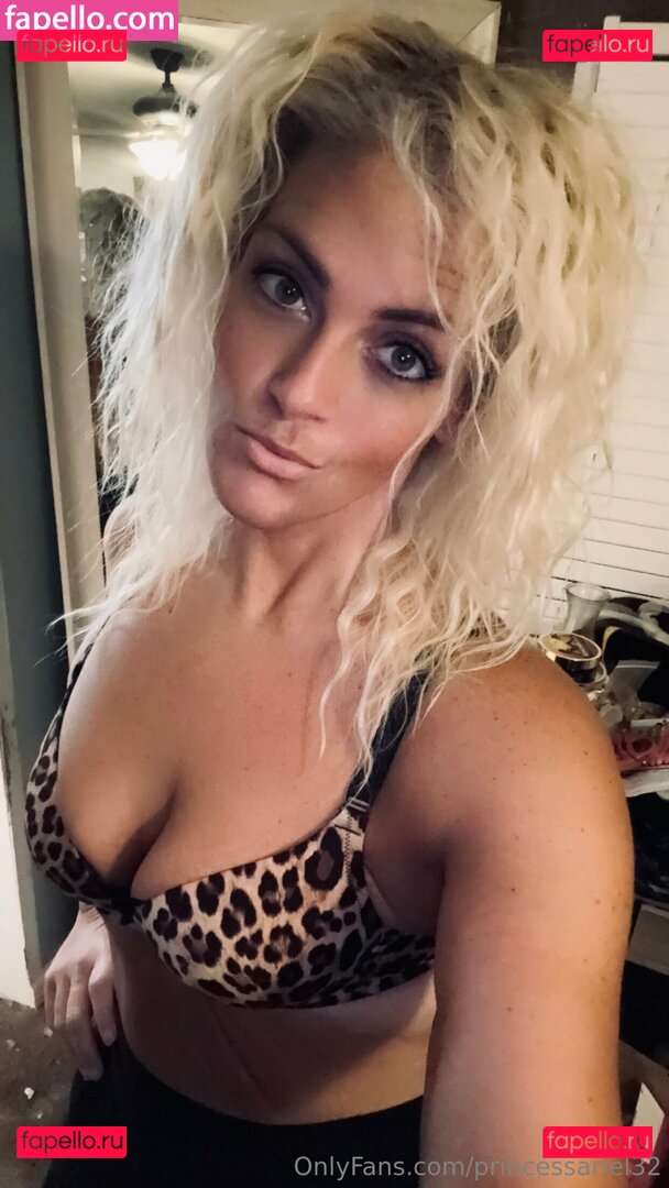 princessariel32 Onlyfans Photo Gallery 