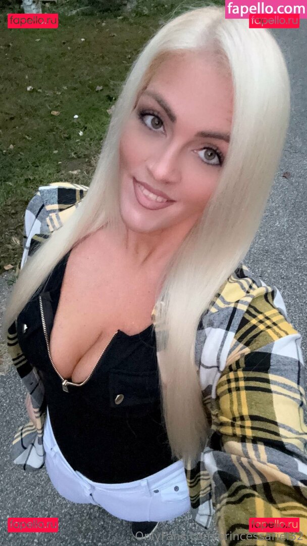 princessariel32 Onlyfans Photo Gallery 