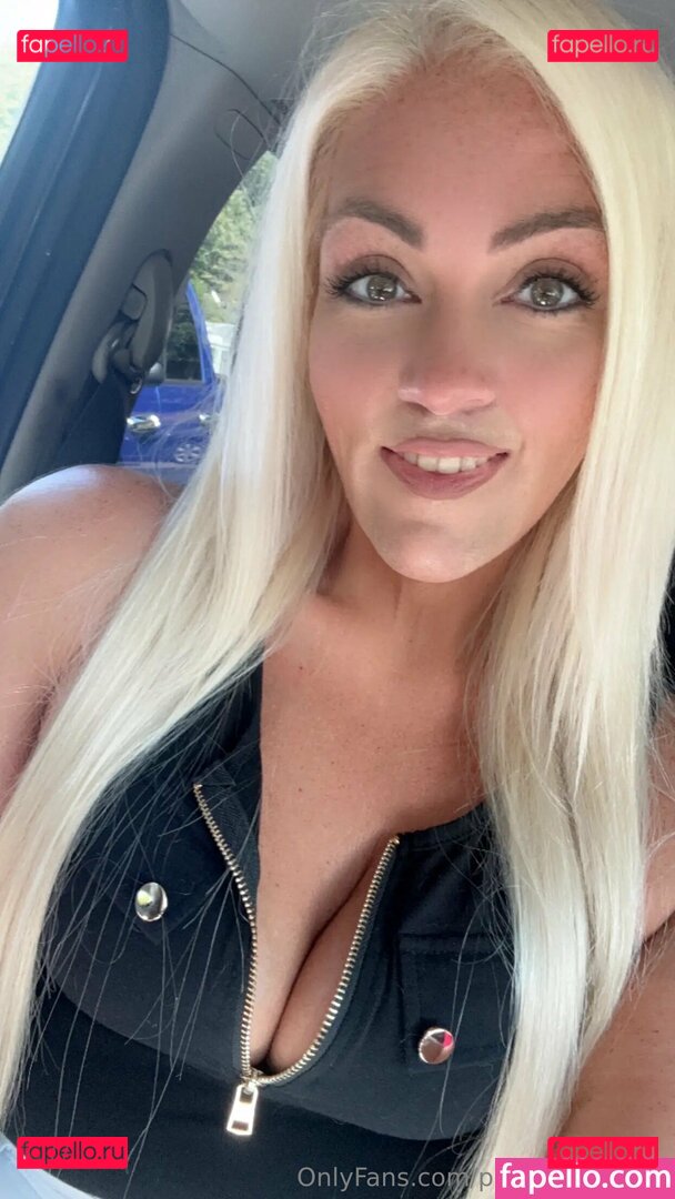 princessariel32 Onlyfans Photo Gallery 