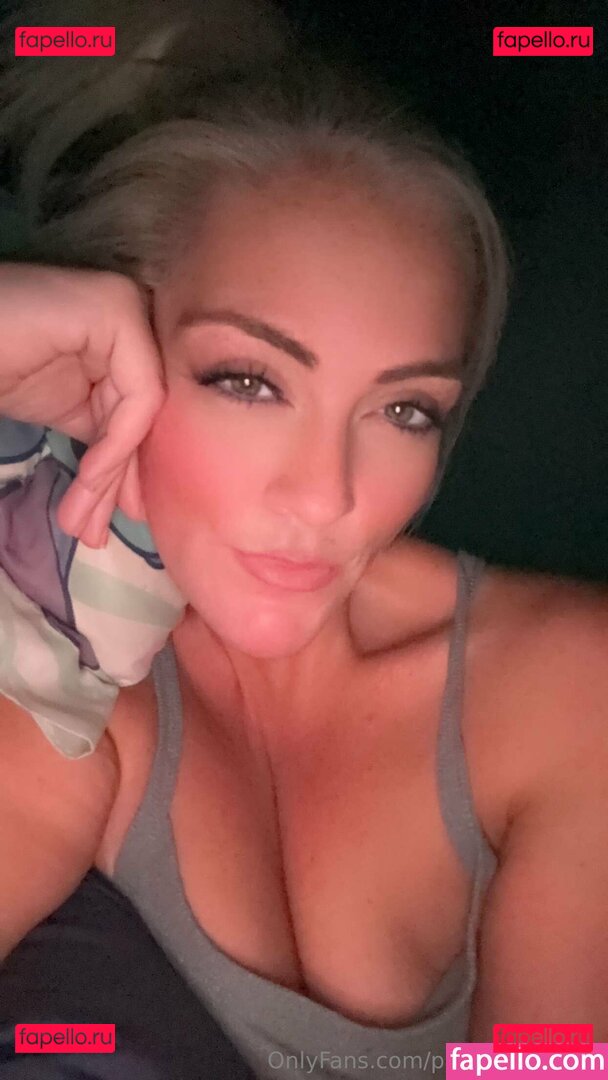 princessariel32 Onlyfans Photo Gallery 