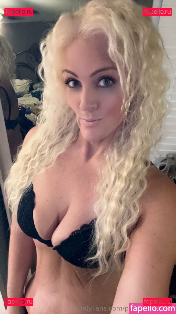 princessariel32 Onlyfans Photo Gallery 