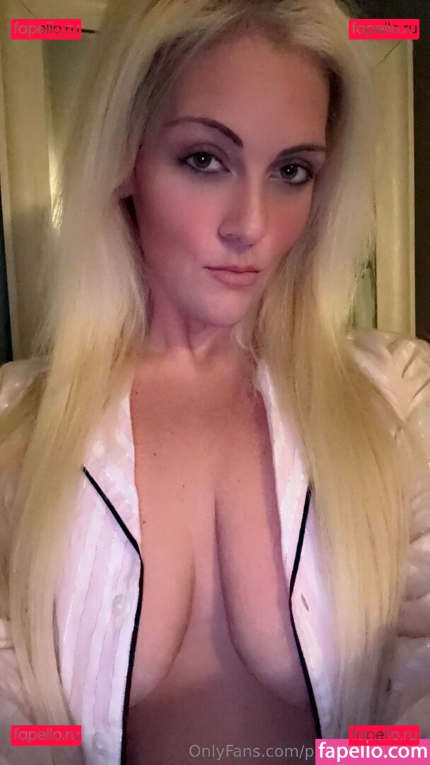 princessariel32 Onlyfans Photo Gallery 