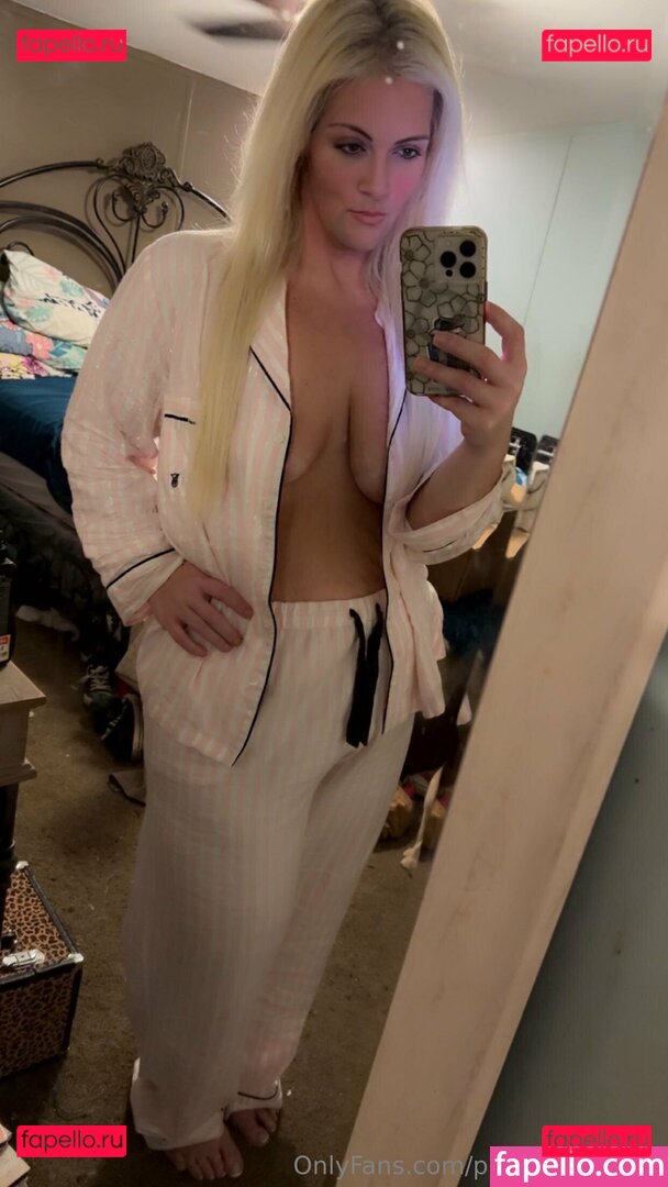 princessariel32 Onlyfans Photo Gallery 