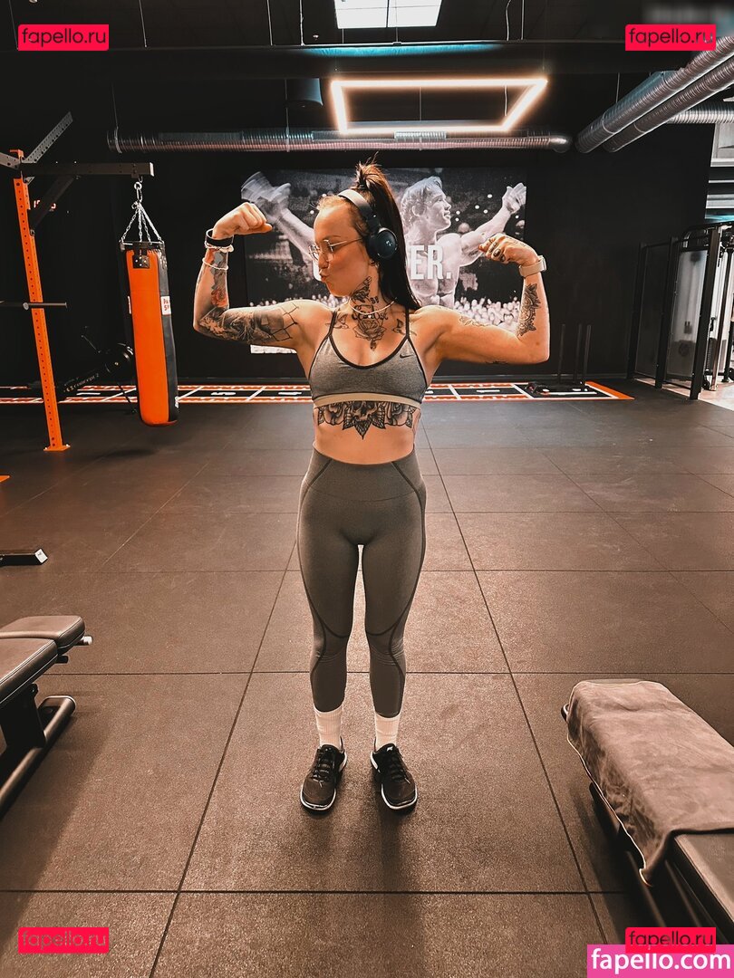 lauraruf / ms.lxura / ms.lxura_190er / ms_lxura666 / mslxura666 / u158522035 Onlyfans Photo Gallery 