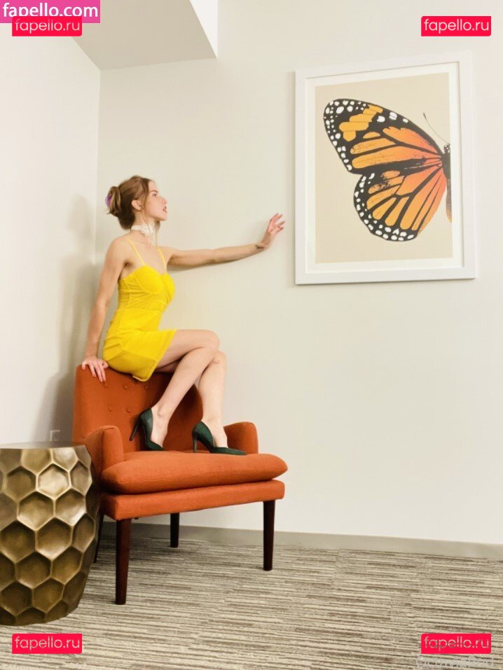 Octavia Red / octaviared / octaviaredx / video / x.redclouds Onlyfans Photo Gallery 