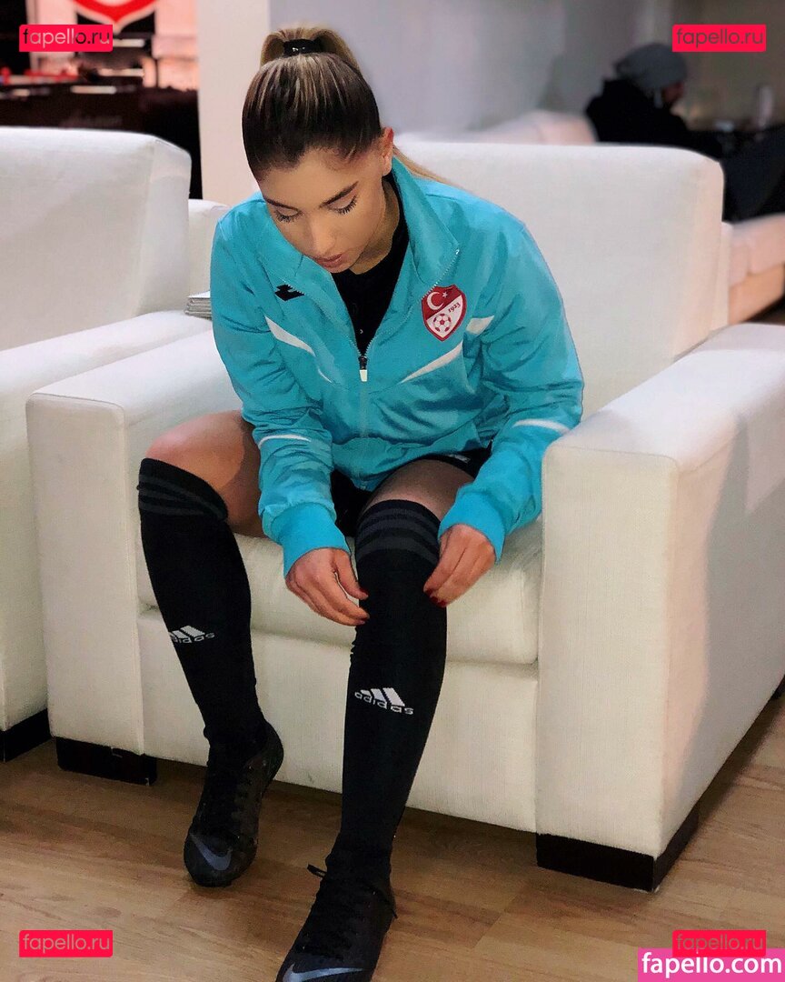 Elif Karaarslan / elifkaraarslan17 / elifkaraarslan_ / elifkaraarslan_17 Onlyfans Photo Gallery 