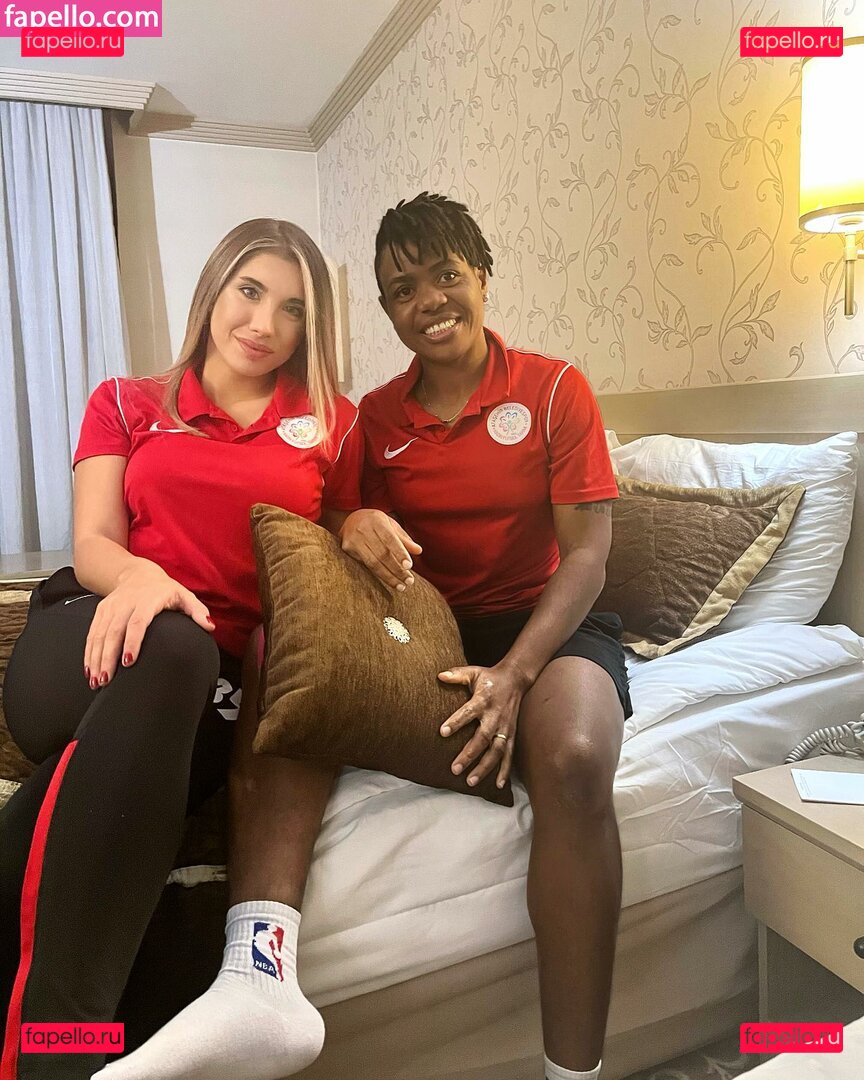 Elif Karaarslan / elifkaraarslan17 / elifkaraarslan_ / elifkaraarslan_17 Onlyfans Photo Gallery 