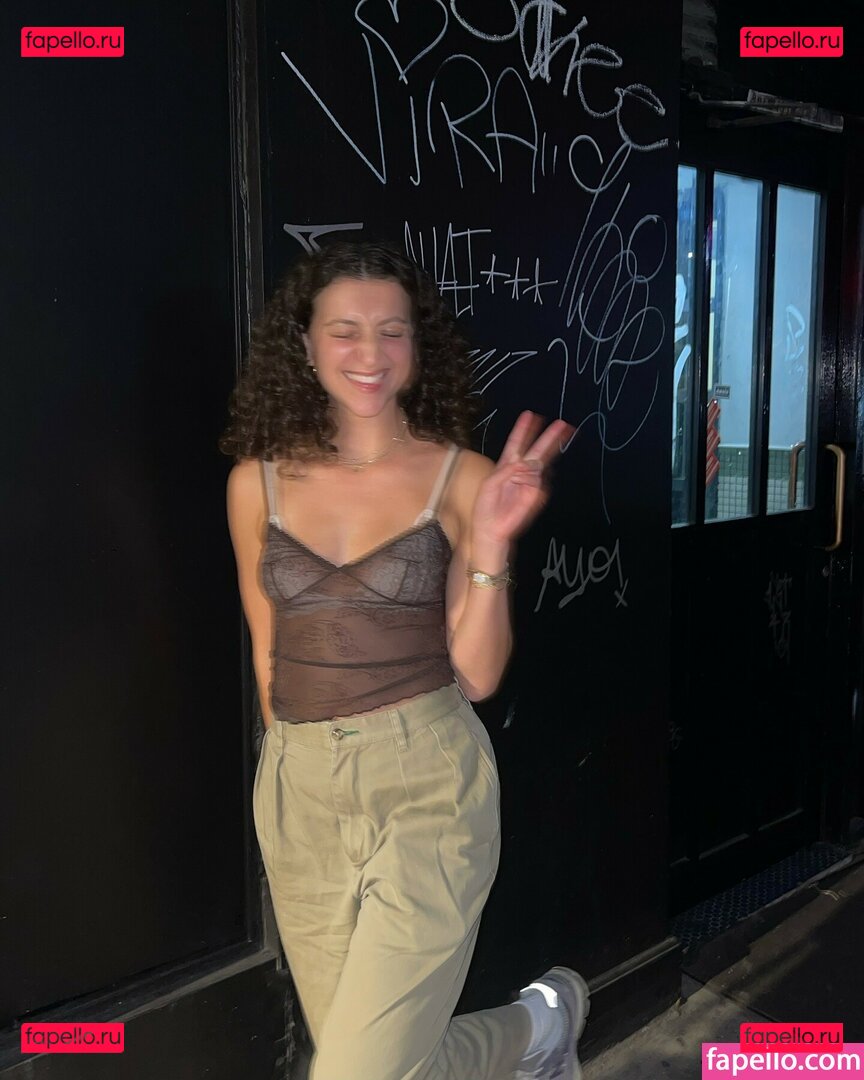 Yvette Segan / yvettesegan Onlyfans Photo Gallery 