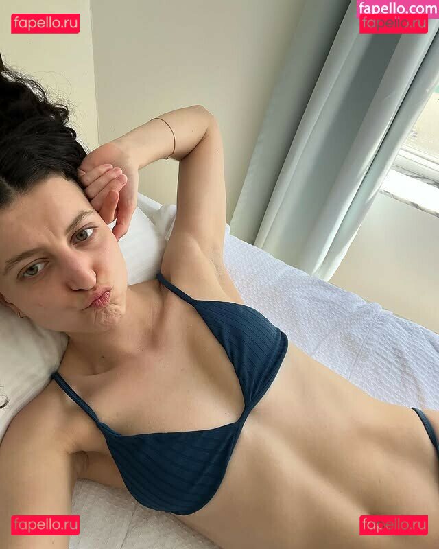 Yvette Segan / yvettesegan Onlyfans Photo Gallery 