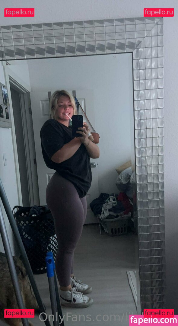 lilyhazex / lilyhazexx Onlyfans Photo Gallery 