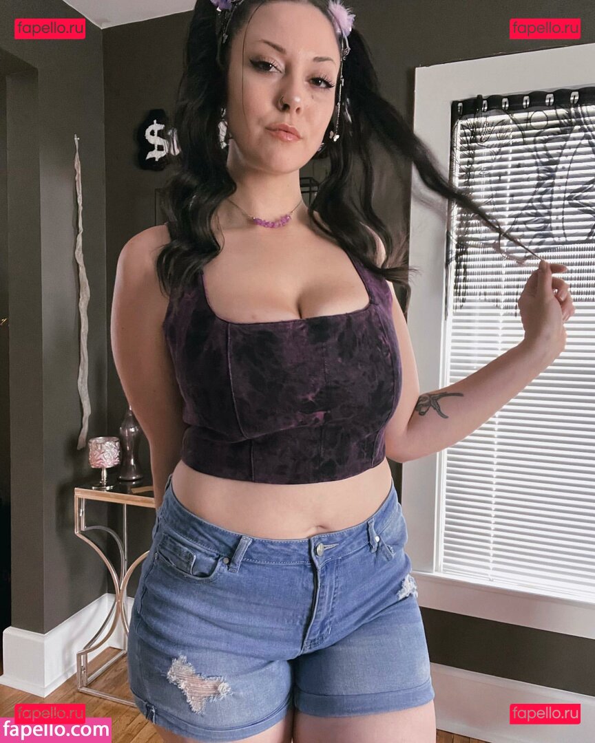 MessyNessyV / Vanessa Hughes / lochnessa93 / lochnessa_93 Onlyfans Photo Gallery 