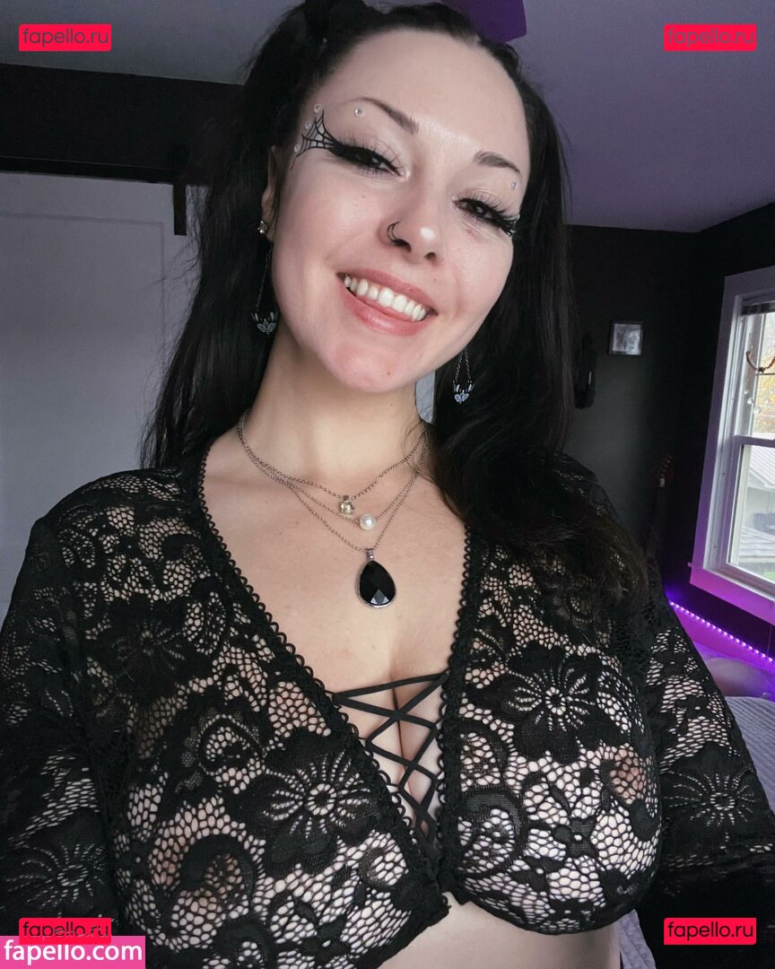 MessyNessyV / Vanessa Hughes / lochnessa93 / lochnessa_93 Onlyfans Photo Gallery 