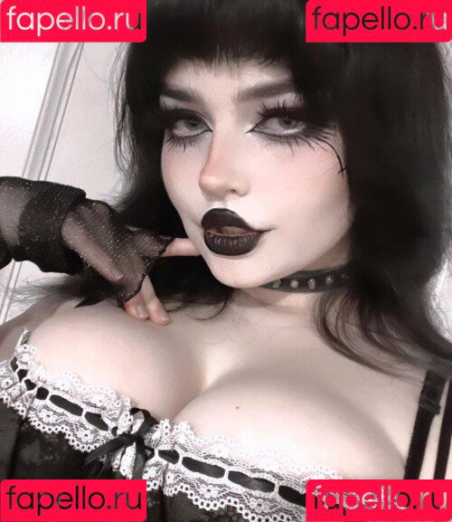 QueenNephilim / https: / queen.nephie Onlyfans Photo Gallery 