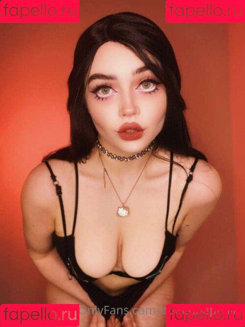 QueenNephilim / https: / queen.nephie Onlyfans Photo Gallery 