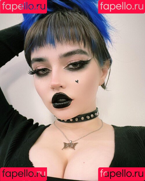 QueenNephilim / https: / queen.nephie Onlyfans Photo Gallery 