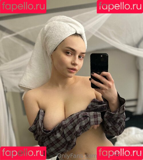 QueenNephilim / https: / queen.nephie Onlyfans Photo Gallery 