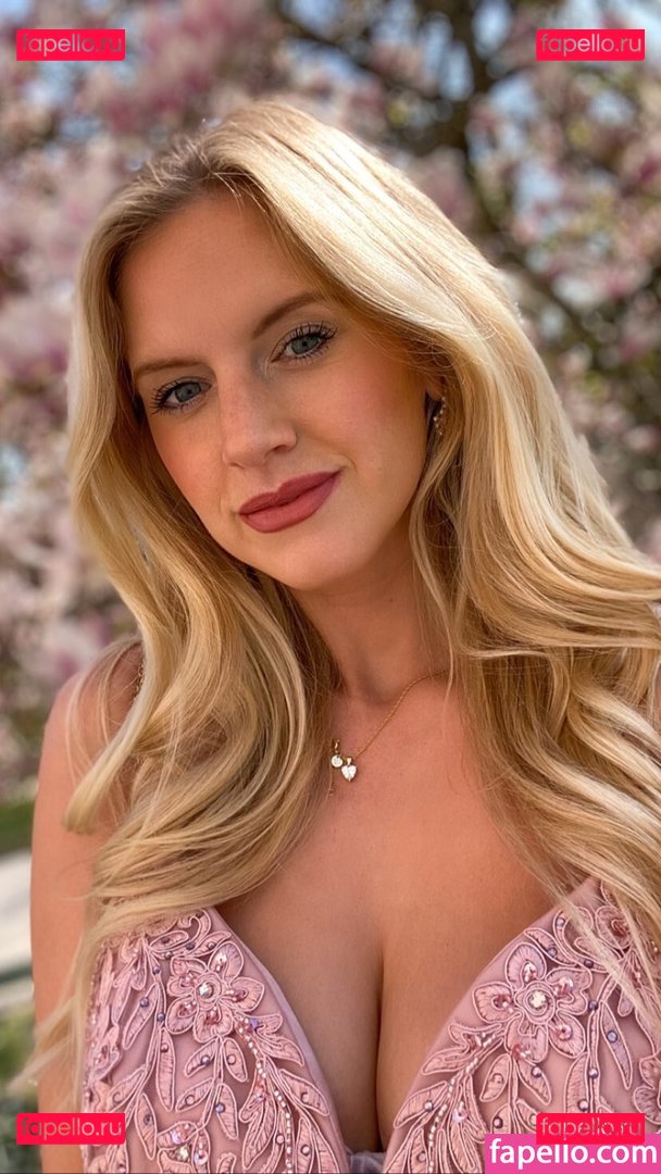 adore_sophia / sophiasharmony / u411332407 Onlyfans Photo Gallery 