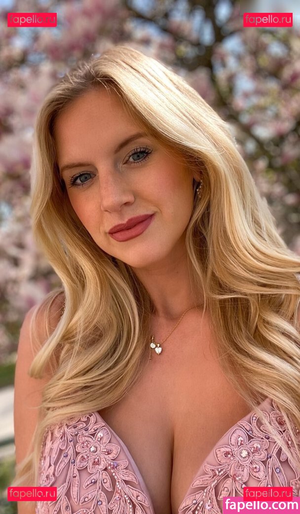 adore_sophia / sophiasharmony / u411332407 Onlyfans Photo Gallery 