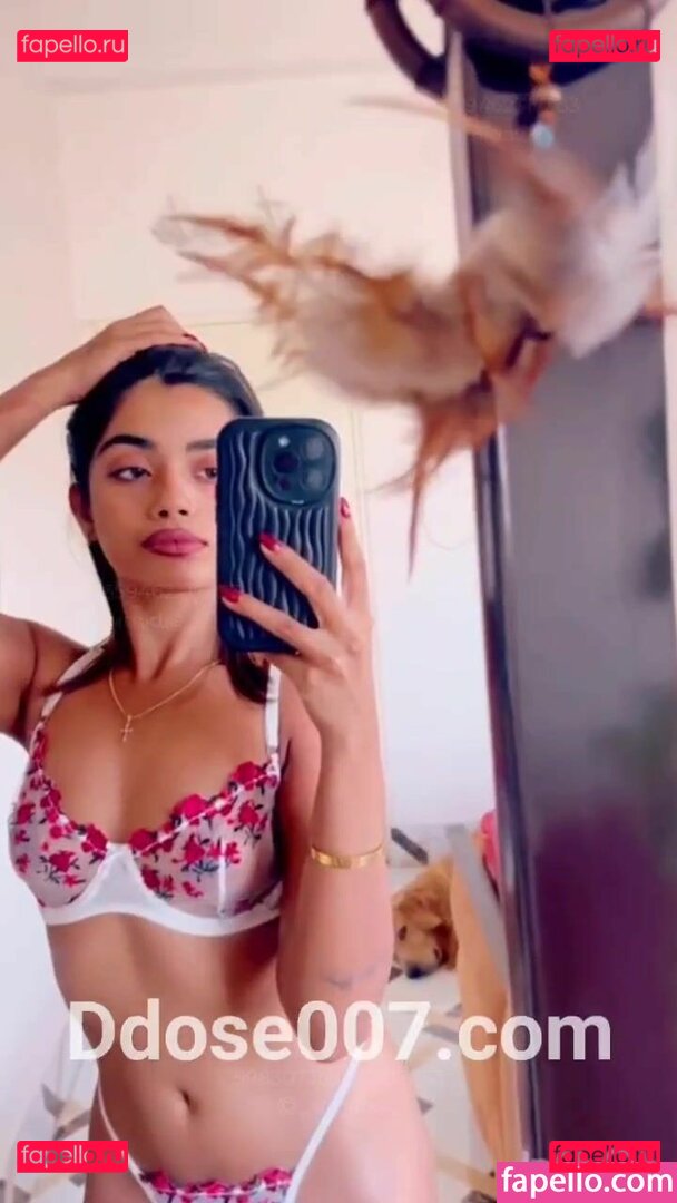 Simi Das / _simidas_ Onlyfans Photo Gallery 