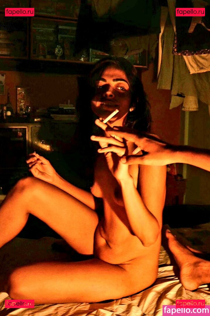 Simi Das / _simidas_ Onlyfans Photo Gallery 