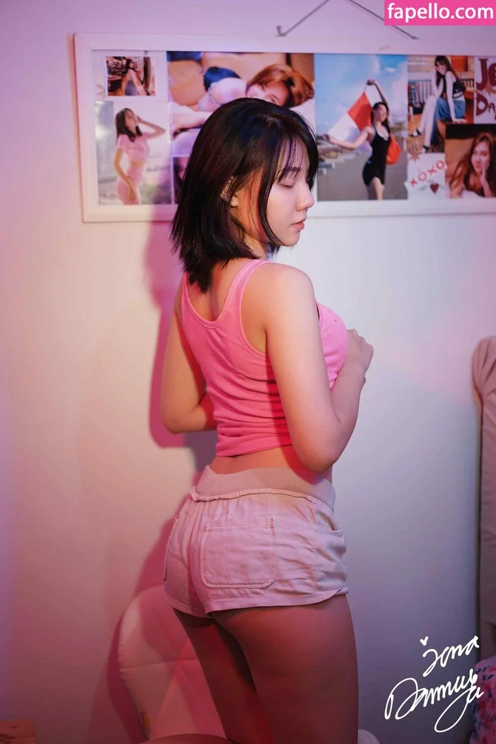 Jenadammaya Onlyfans Photo Gallery 