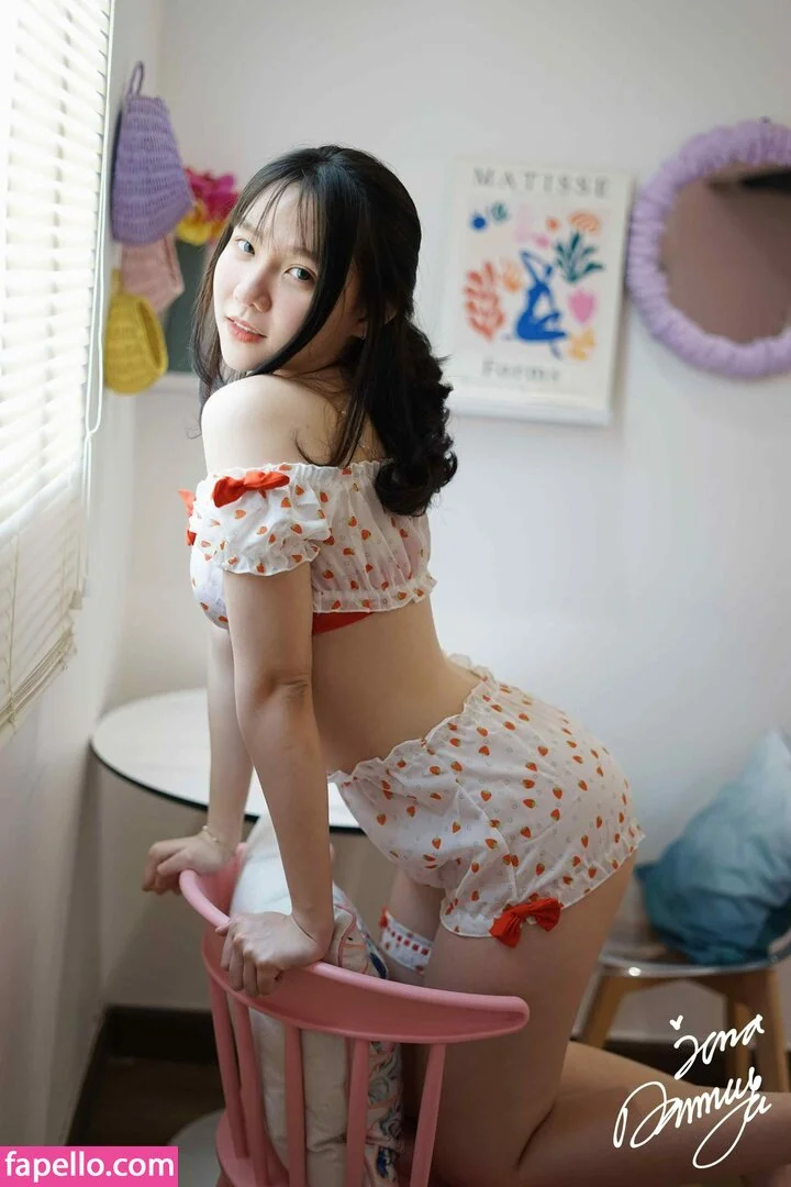 Jenadammaya Onlyfans Photo Gallery 