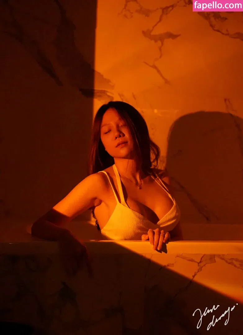 Jenadammaya Onlyfans Photo Gallery 