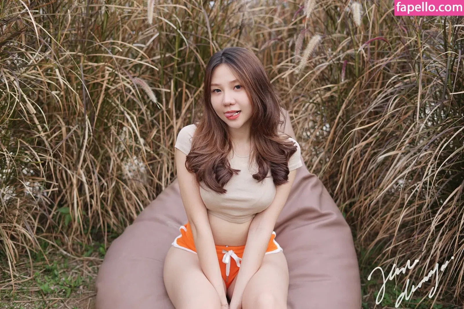 Jenadammaya Onlyfans Photo Gallery 