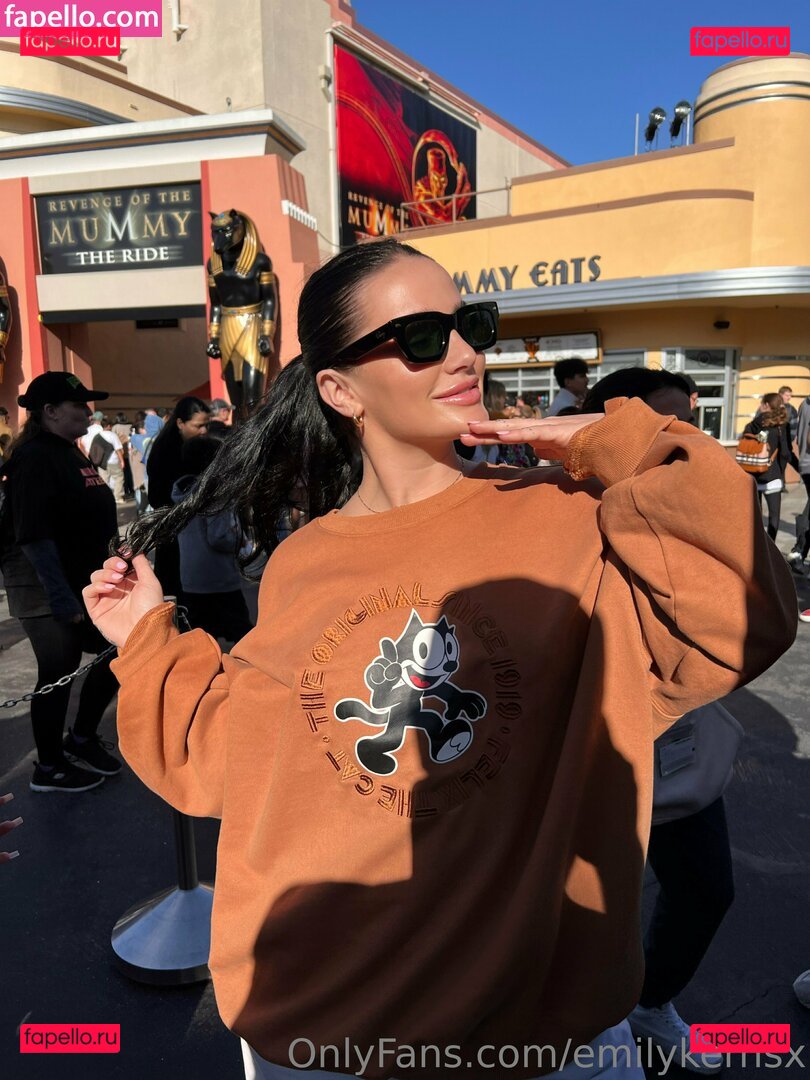 emily.kerns / emilykernsx Onlyfans Photo Gallery 