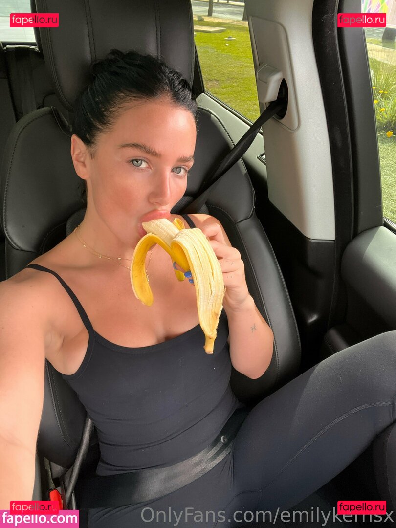 emily.kerns / emilykernsx Onlyfans Photo Gallery 