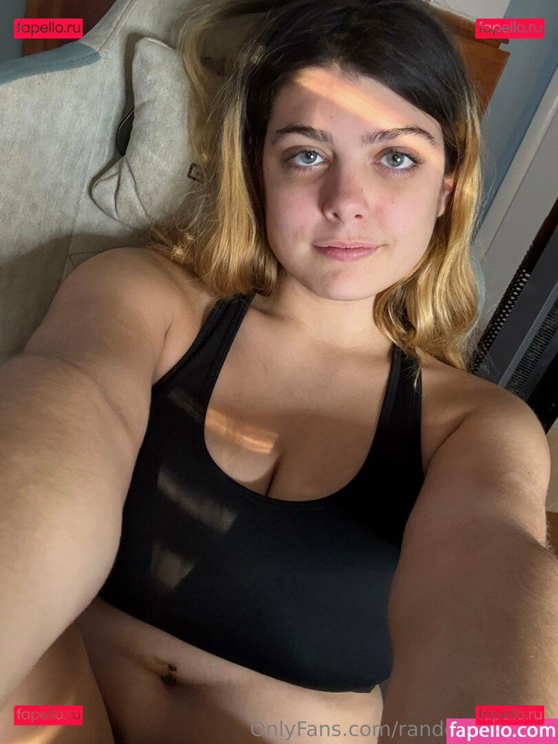 Alyssapear3 / Tok / randomzgames / randomzgamingnoodlez Onlyfans Photo Gallery 