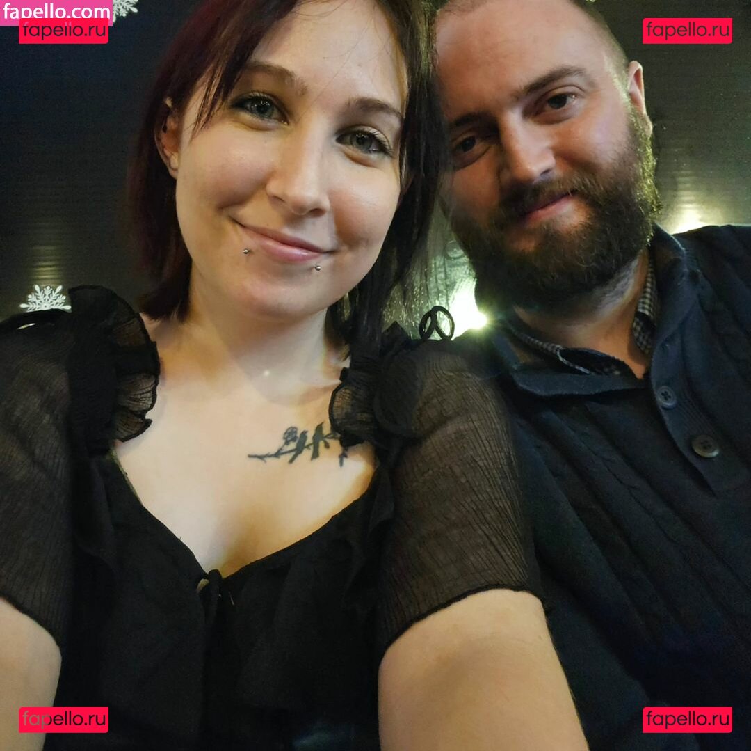 Aleena Laced / Aleenaxlaced / https: