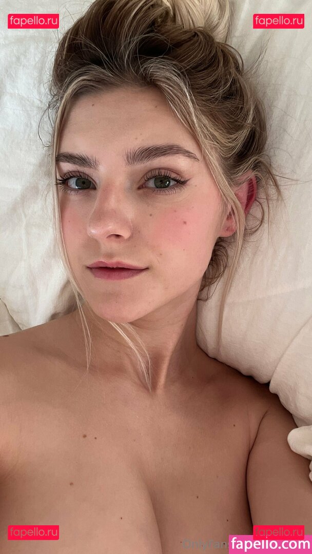 evaelfie / theevaelfie Onlyfans Photo Gallery 