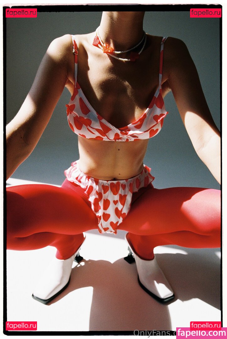 evaelfie / theevaelfie Onlyfans Photo Gallery 