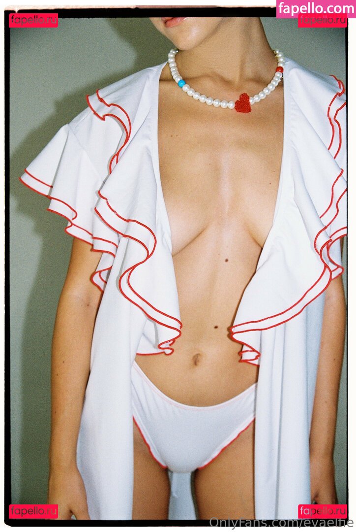 evaelfie / theevaelfie Onlyfans Photo Gallery 