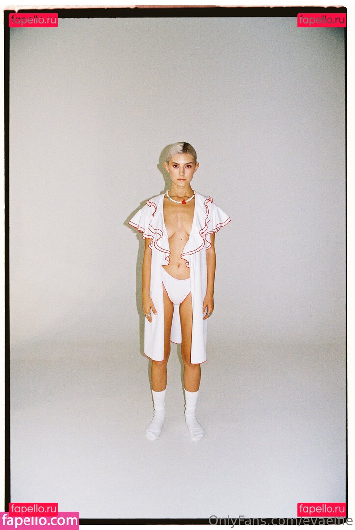 evaelfie / theevaelfie Onlyfans Photo Gallery 