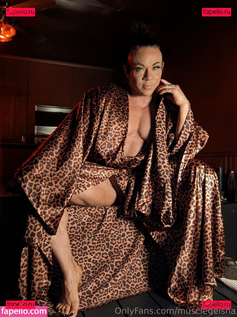 https: / ifbb_pro_yeo / musclegeisha Onlyfans Photo Gallery 