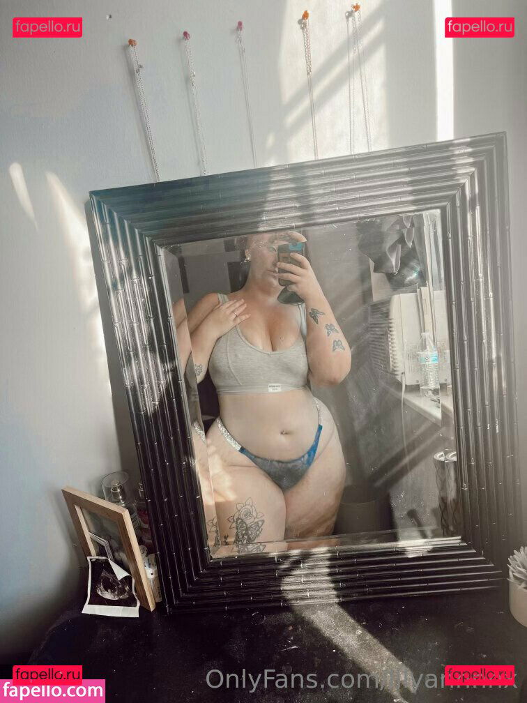 LilyAnn / lilyannn_x / lilyannnnx Onlyfans Photo Gallery 