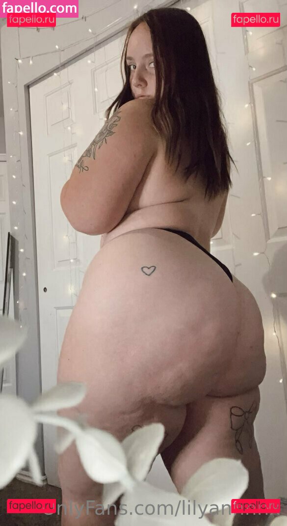 LilyAnn / lilyannn_x / lilyannnnx Onlyfans Photo Gallery 