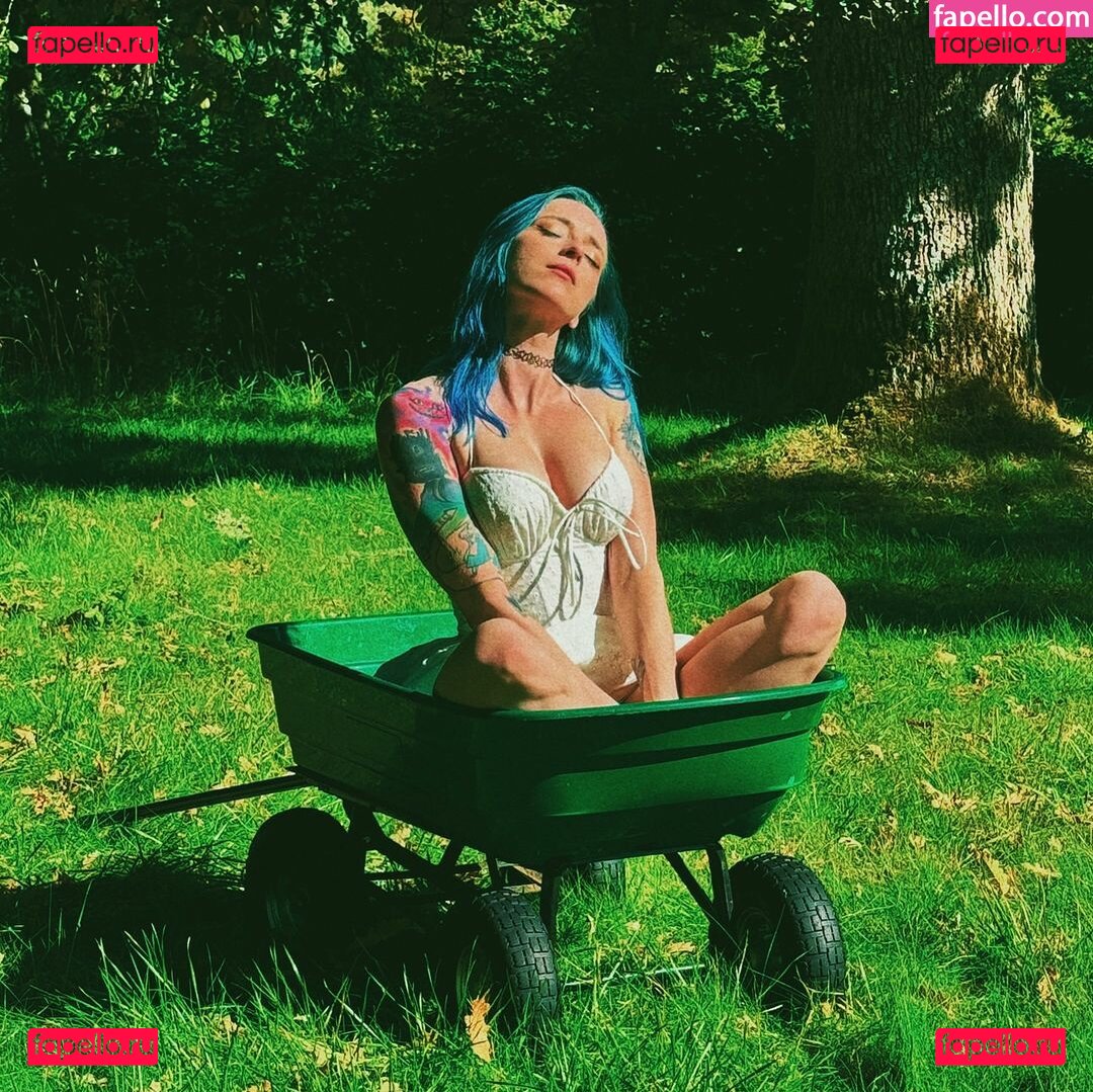 Switchy Sally / https: / sallyjanerain / sallyjaneraine Onlyfans Photo Gallery 