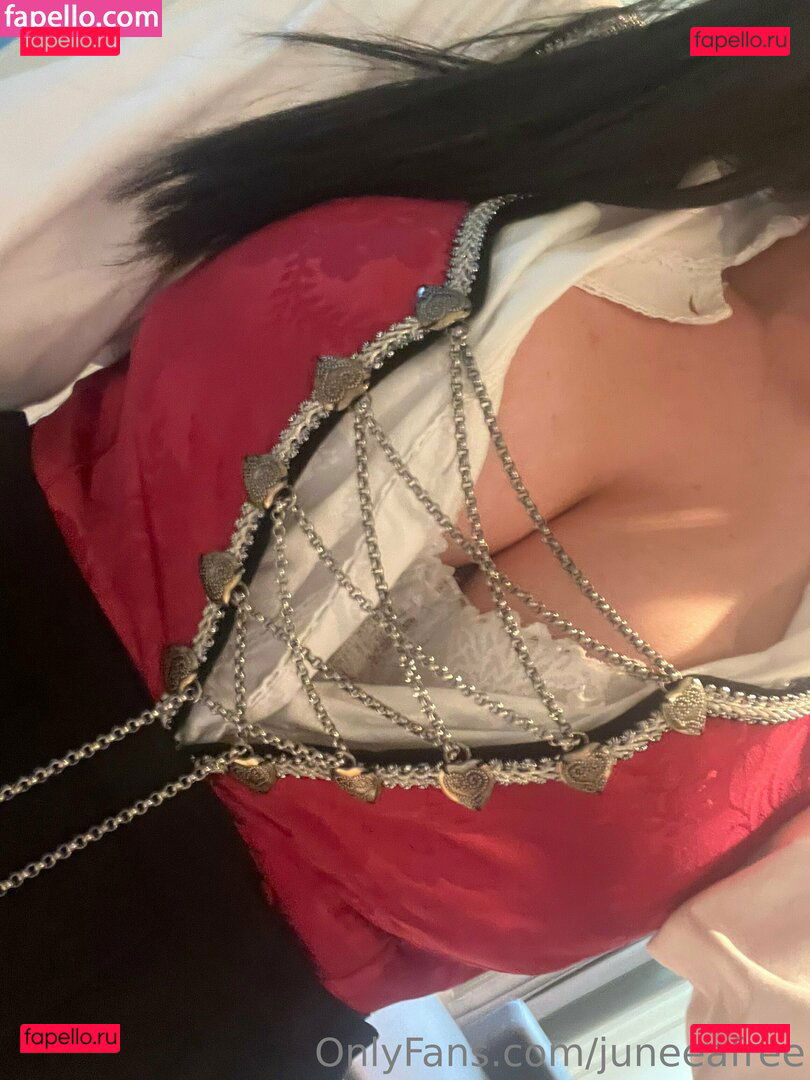 juneeafree / theejerglove Onlyfans Photo Gallery 