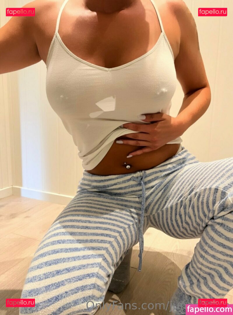 juneeafree / theejerglove Onlyfans Photo Gallery 