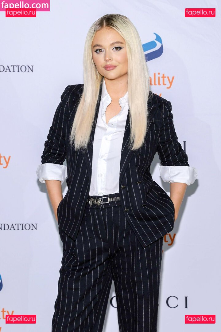 Emily Alyn Lind / emilylind Onlyfans Photo Gallery 