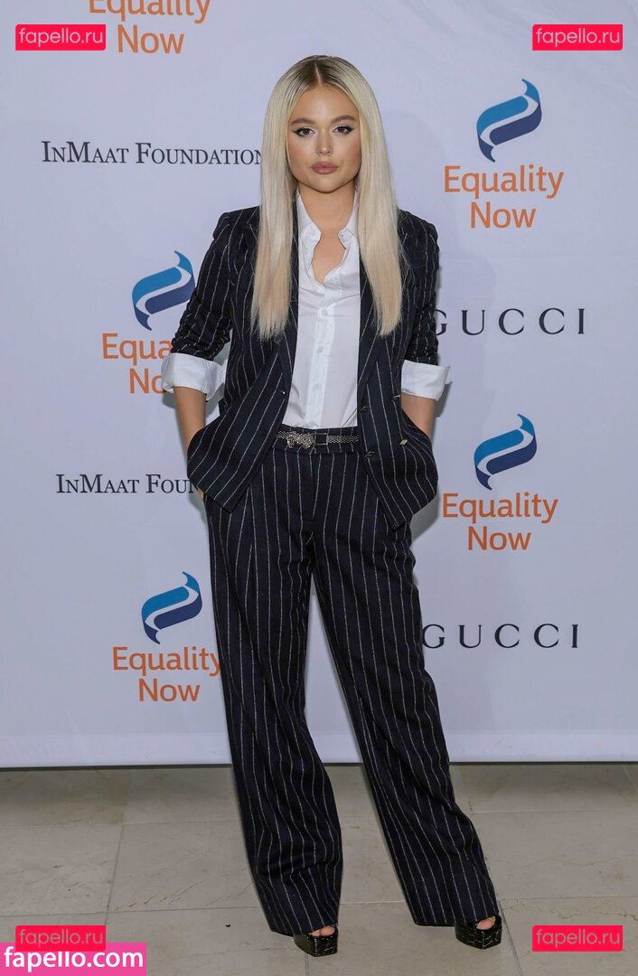 Emily Alyn Lind / emilylind Onlyfans Photo Gallery 